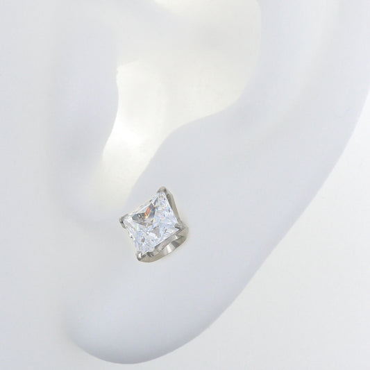 Prong-Set Princess Cut Gem