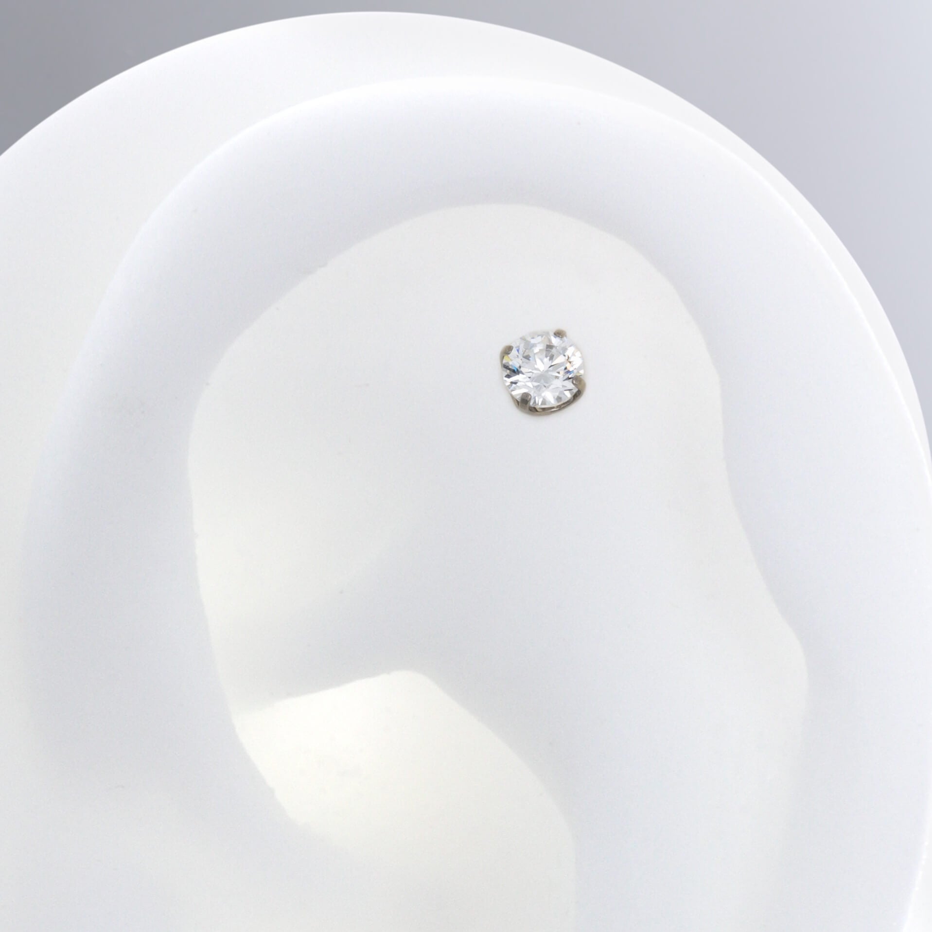 Prong Gem - White CZ – IRIS Studios